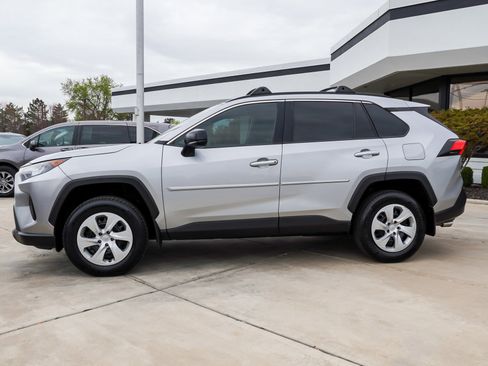 Used 2021 Toyota RAV4 LE image 5