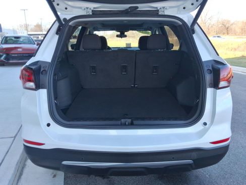 Used 2023 Chevrolet Equinox LT image 30