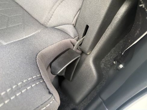 Certified 2025 Nissan Frontier SV w/ SV Convenience Package image 19