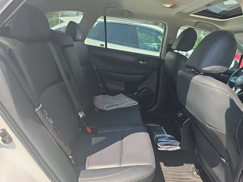 Used 2016 Subaru Outback 2.5i Limited AWD/4WD image 16