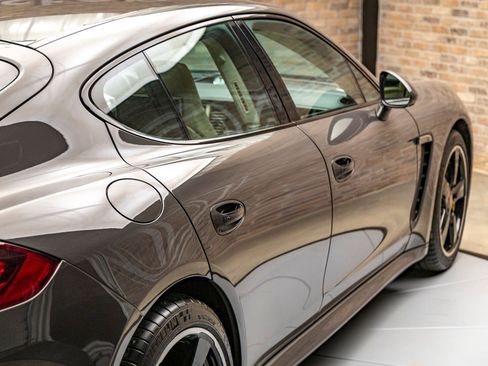 Used 2016 Porsche Panamera Turbo S image 30