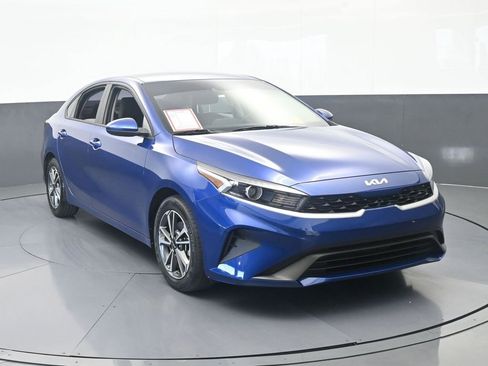 Used 2023 Kia Forte LXS FWD image 9