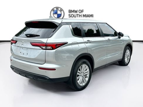 Used 2023 Mitsubishi Outlander ES FWD image 7