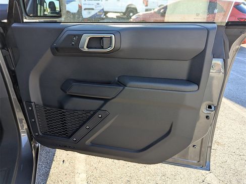 New 2025 Ford Bronco Base image 31