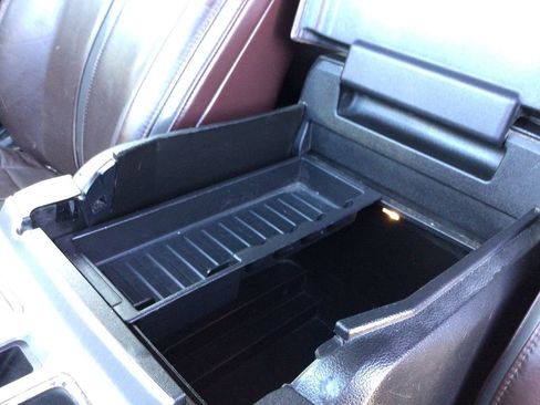 Used 2015 Ford F150 Platinum w/ Equipment Group 701A Luxury image 36