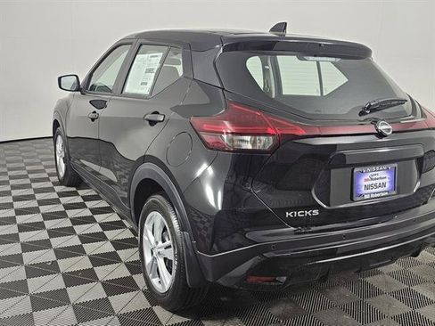 New 2025 Nissan Kicks S image 6