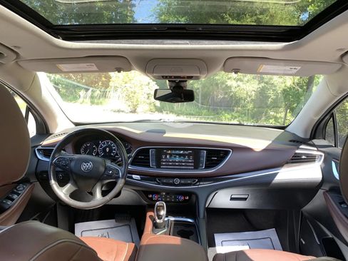 Used 2019 Buick Enclave Avenir w/ Avenir Technology Package FWD image 10