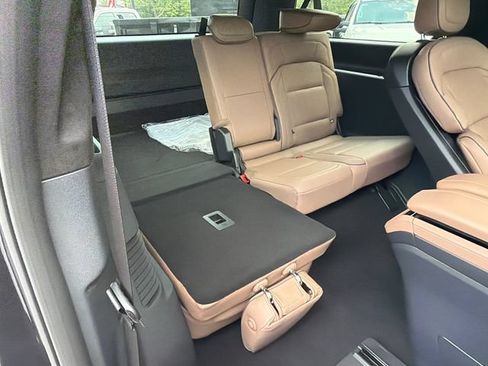 New 2026 Lincoln Navigator L Black Label AWD/4WD image 17