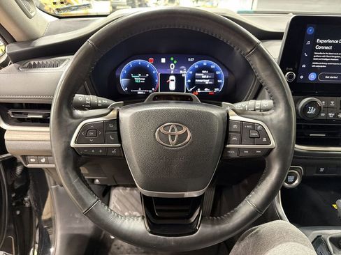 Used 2024 Toyota Grand Highlander Platinum image 11