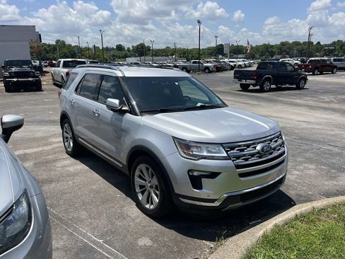 Used 2019 Ford Explorer Limited w/ Class III Trailer Tow Package FWD image 2