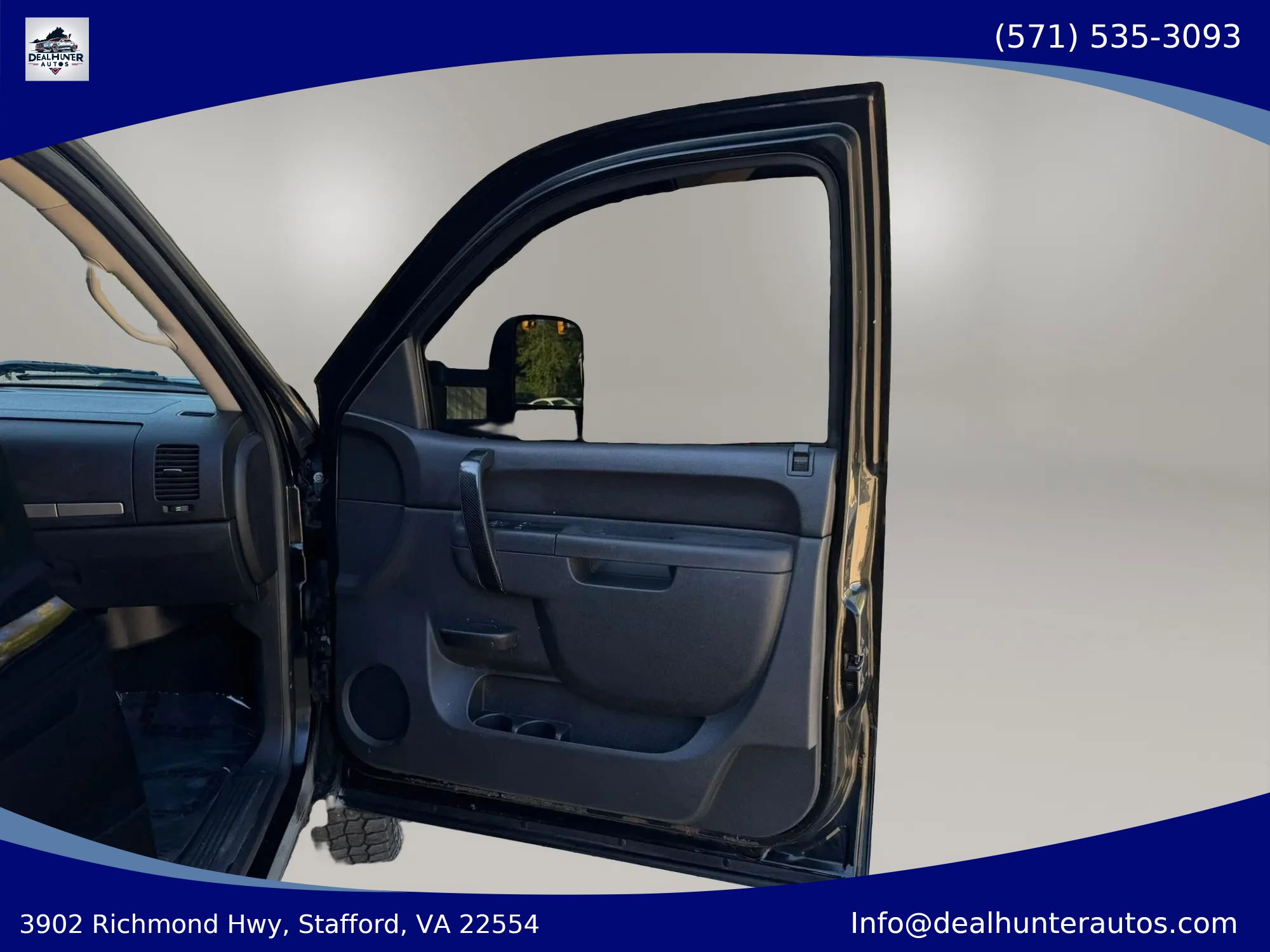 Used 2012 Chevrolet Silverado 2500 LT w/ Interior Plus Package AWD/4WD image 15