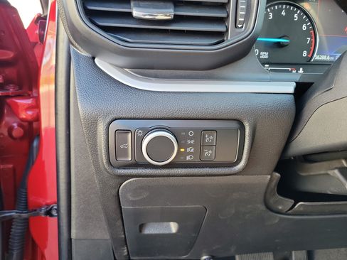 Certified 2024 Ford Explorer XLT RWD image 10