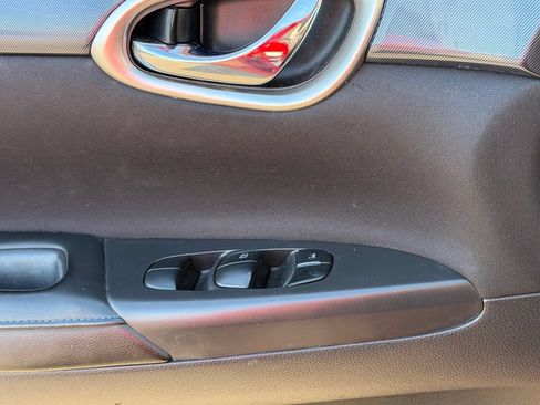 Used 2019 Nissan Sentra SR FWD image 29