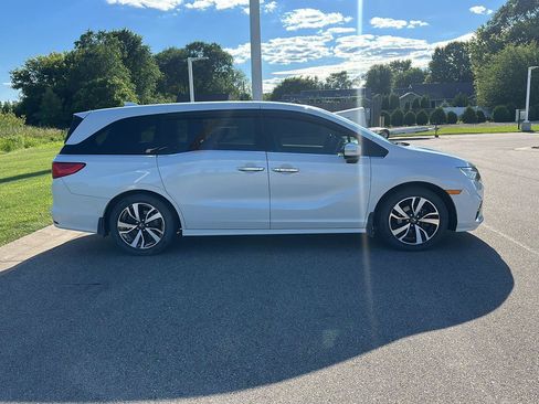 Used 2020 Honda Odyssey Elite image 2