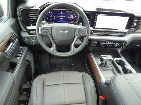New 2026 Chevrolet Silverado 1500 High Country w/ Midnight Edition AWD/4WD image 8