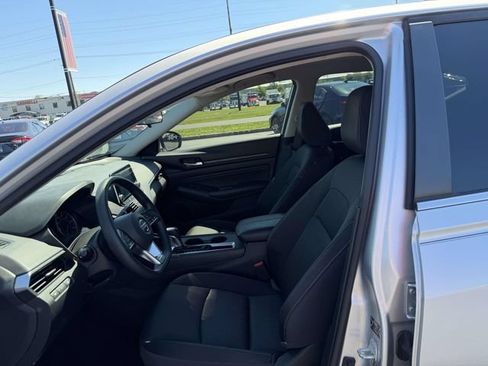 Used 2019 Nissan Altima 2.5 S FWD image 15