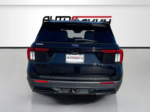 Used 2025 Ford Explorer ST-Line w/ Premium Package image 6