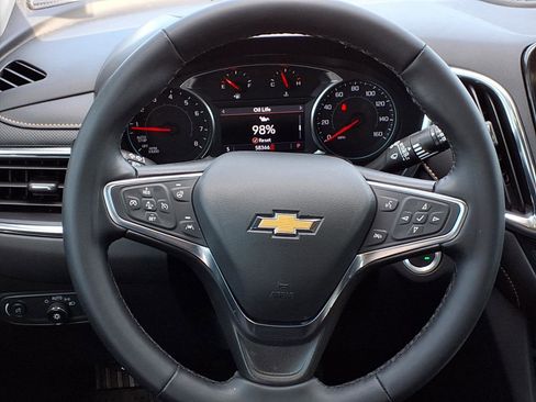 Used 2024 Chevrolet Equinox Premier image 40