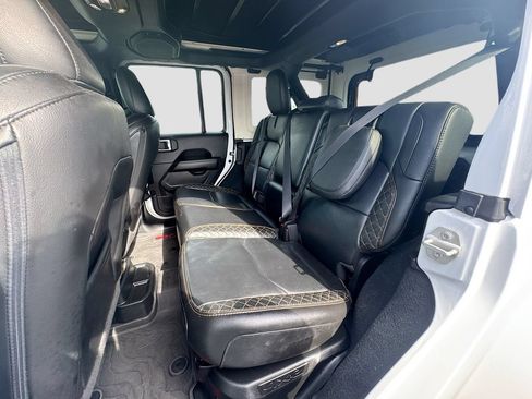 Used 2023 Jeep Wrangler Unlimited Sahara AWD/4WD image 27