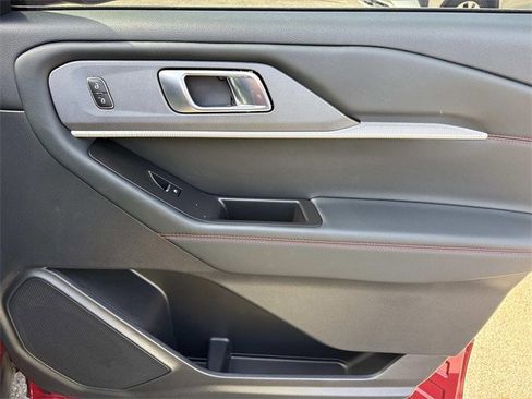 Certified 2025 Ford Explorer ST-Line w/ Premium Package image 22