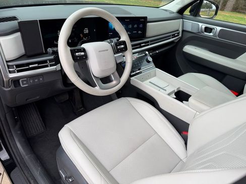 Certified 2025 Hyundai Santa Fe SEL image 11