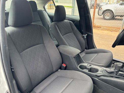Used 2023 Toyota Corolla LE image 34