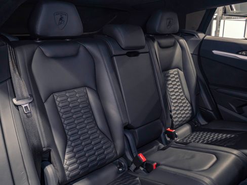 Used 2019 Lamborghini Urus AWD/4WD image 10