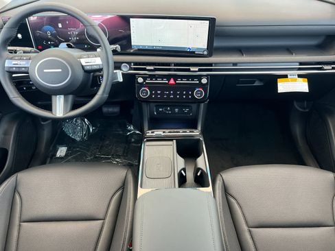 New 2025 Hyundai Tucson Limited image 3