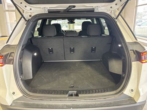 Used 2025 Chevrolet Equinox LT image 35