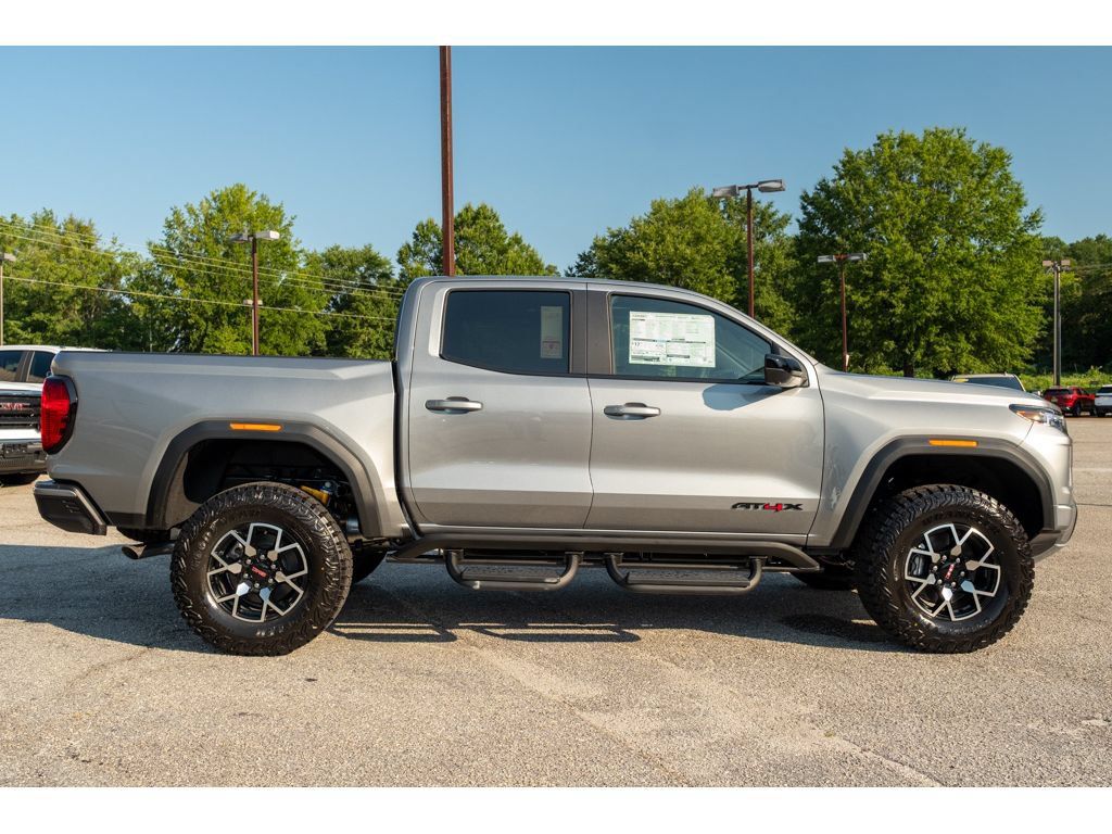 New 2026 GMC Canyon AT4X w/ LPO, Black Badging Package AWD/4WD image 9