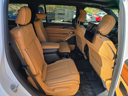 New 2026 Jeep Grand Cherokee L Summit w/ Obsidian Package AWD/4WD image 26