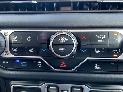 Used 2024 Jeep Wrangler Unlimited Rubicon 4xe w/ Convenience Group AWD/4WD image 35