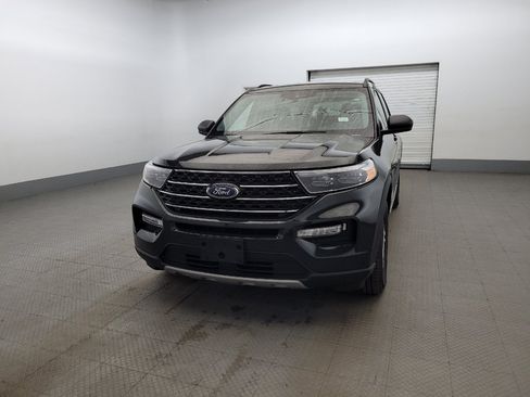 Used 2023 Ford Explorer XLT w/ Equipment Group 202A AWD/4WD image 15