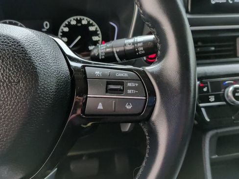Certified 2023 Honda Pilot Touring image 17