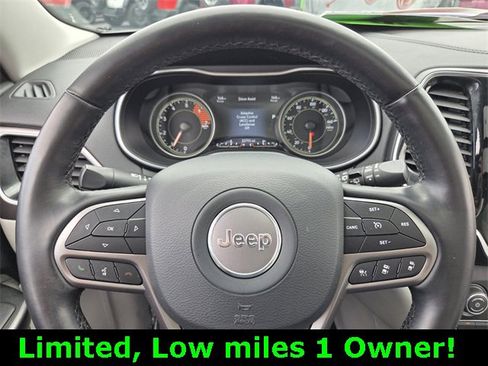 Used 2021 Jeep Cherokee Limited image 28