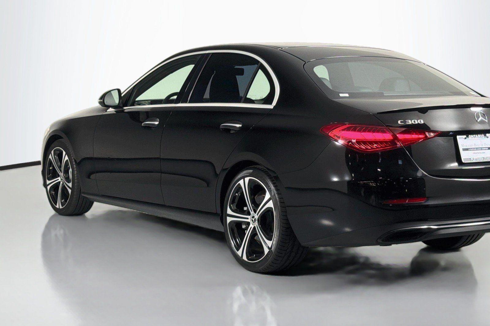 Used 2022 Mercedes-Benz C 300 Sedan image 15