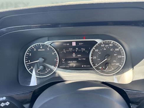Used 2023 Nissan Pathfinder SL AWD/4WD image 24