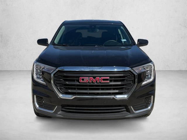 Used 2024 GMC Terrain SLE FWD image 2