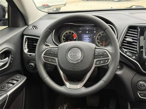 Used 2022 Jeep Cherokee Limited image 13