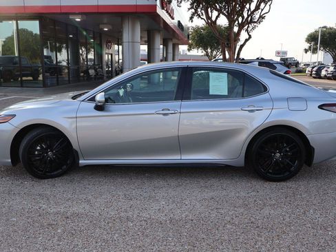 Used 2022 Toyota Camry XSE FWD image 6
