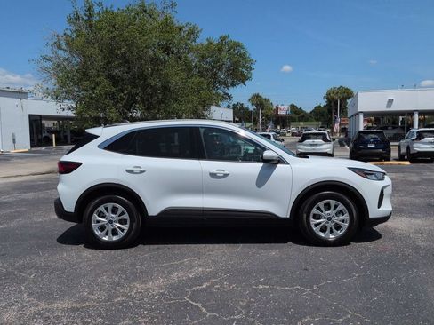 Used 2023 Ford Escape Active w/ Tech Pack #2 FWD image 3
