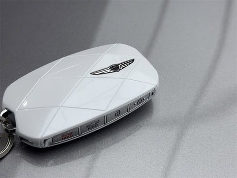 Used 2025 Genesis G70 2.5T image 60