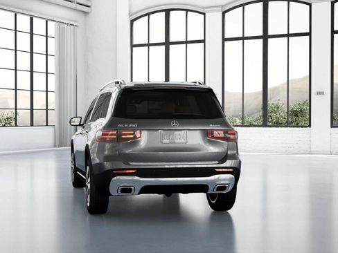 Used 2026 Mercedes-Benz GLB 250 4MATIC image 25