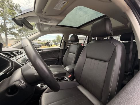 Used 2022 Volkswagen Tiguan SE FWD image 28
