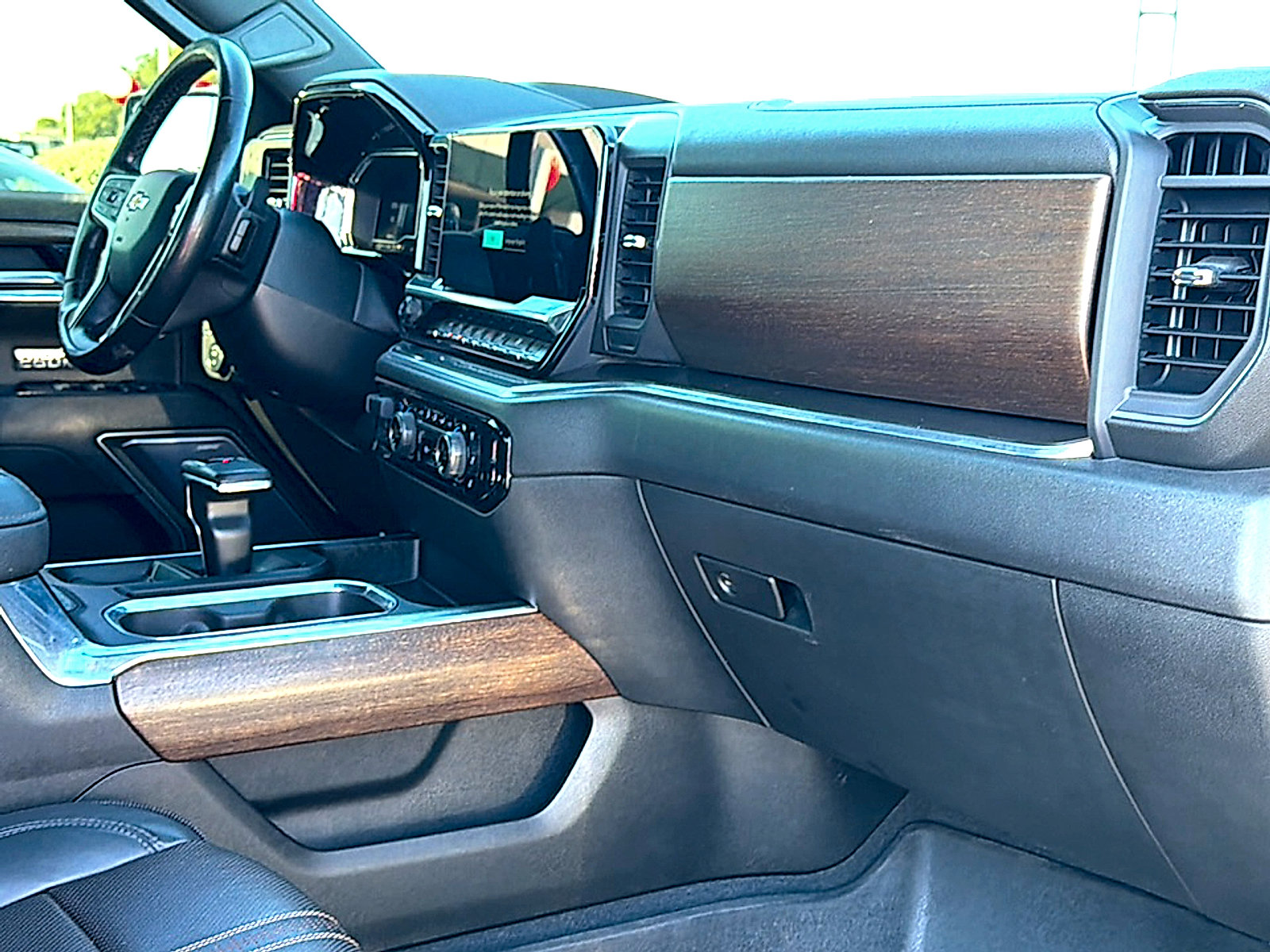 Used 2023 Chevrolet Silverado 1500 High Country w/ High Country Premium Package AWD/4WD image 25