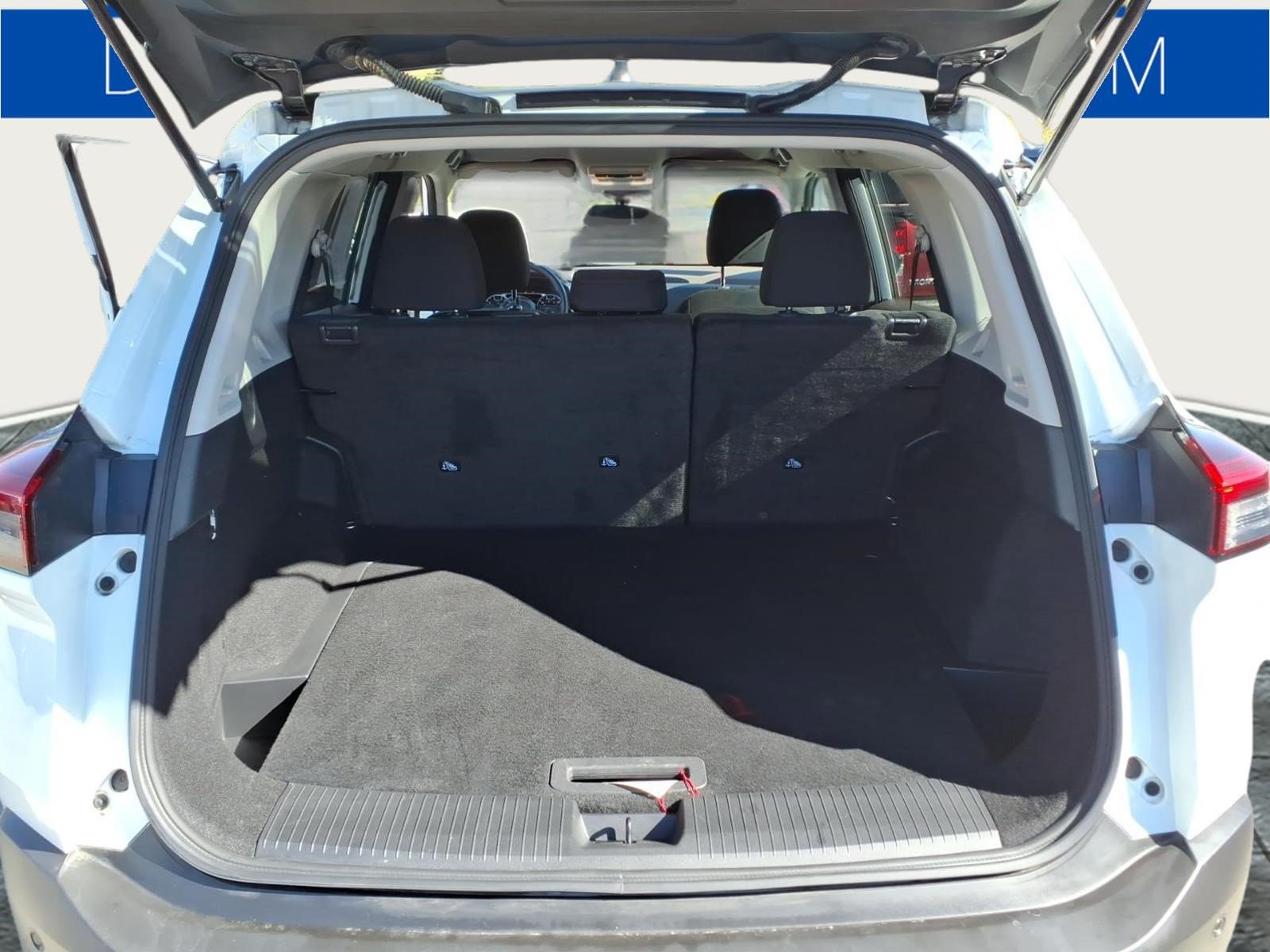 Used 2023 Nissan Rogue S AWD/4WD image 14