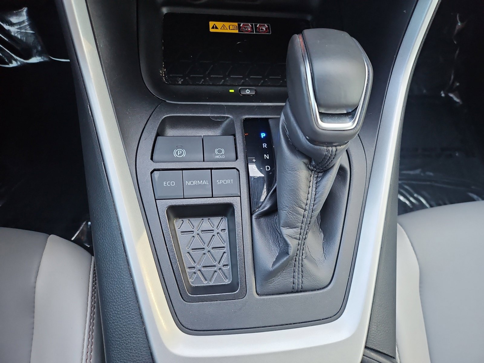 Used 2024 Toyota RAV4 XLE Premium w/ Weather Package FWD image 33