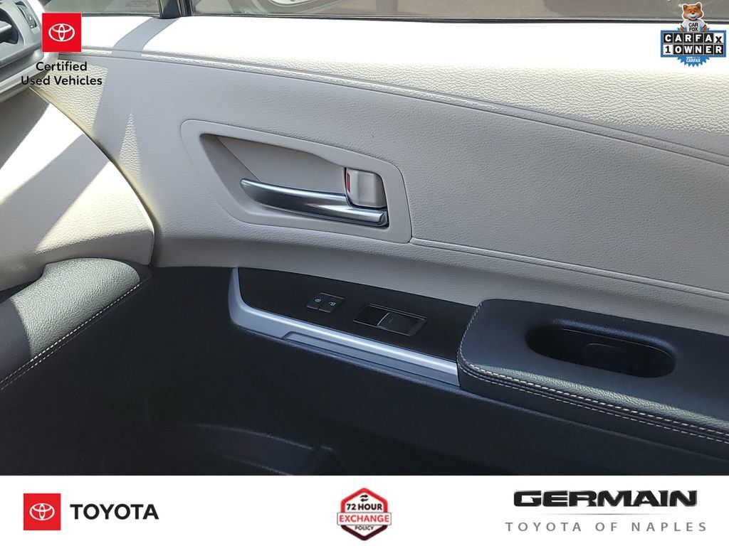 Certified 2025 Toyota Sienna Limited FWD image 30