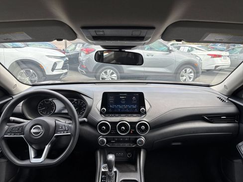 Used 2025 Nissan Sentra SV FWD image 26