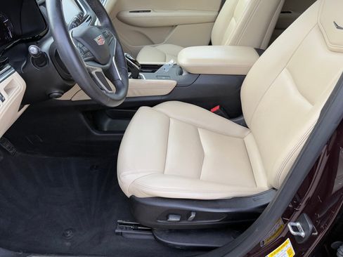 Used 2017 Cadillac XT5 Base image 29